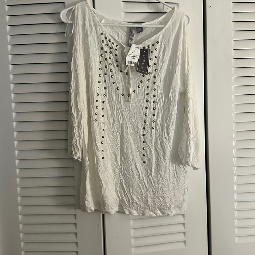 White linen cold shoulder top